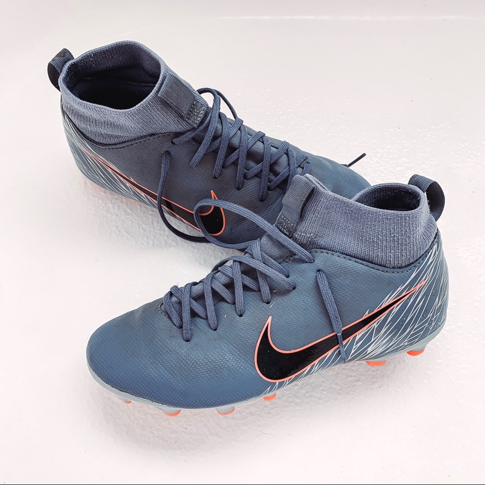Boys Nike Cleats US size 5